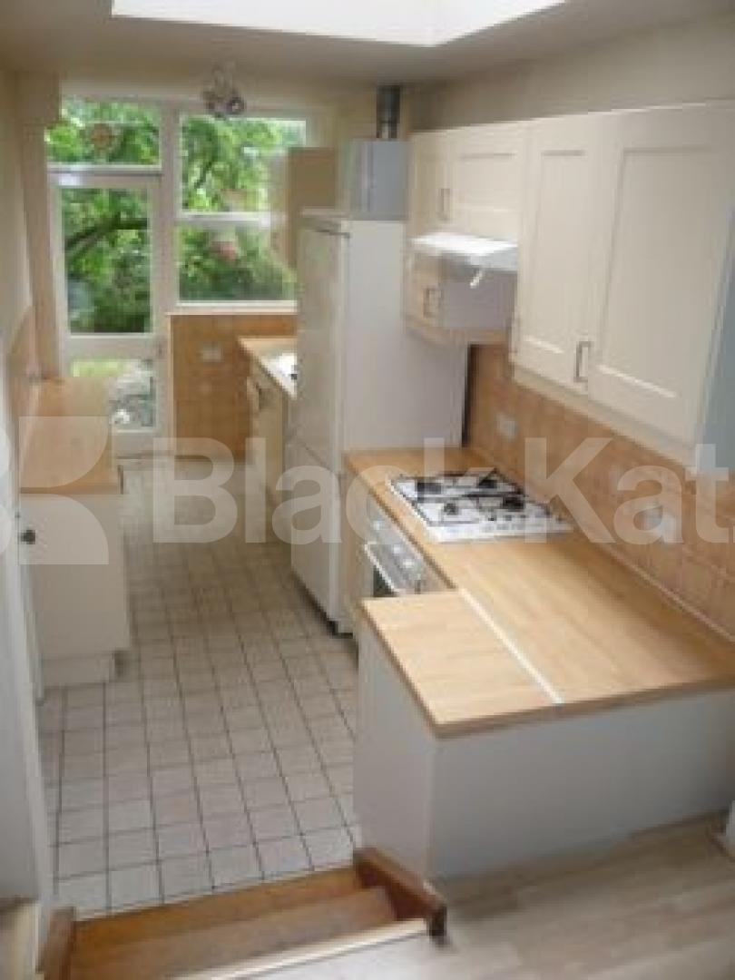			LET!, 5 Bedroom, 1 bath, 1 reception House			 Priory Ave, Crouch End N8